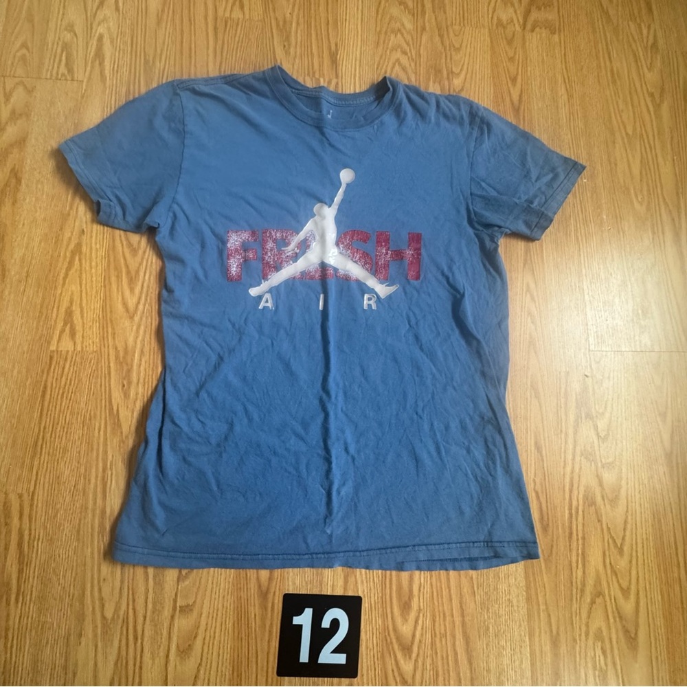 Men’s Air Jordan Blue Graphic T-Shirt L